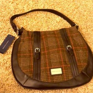 Tommy Hilfiger's wool gandbsg